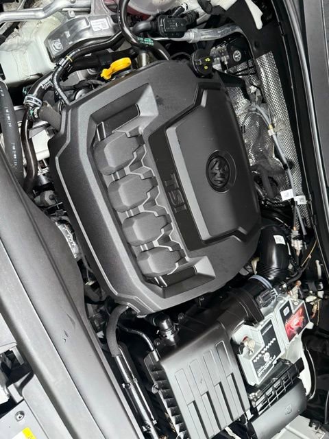 Used 2022 Volkswagen Tiguan SEL R-Line image 34