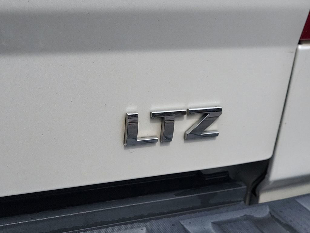 Used 2017 Chevrolet Silverado 1500 LTZ Z71 w/ LTZ Plus Package AWD/4WD image 14