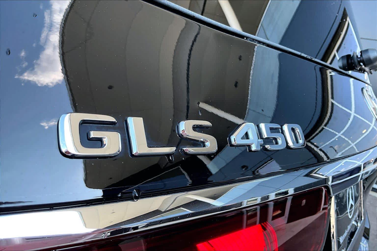 Used 2024 Mercedes-Benz GLS 450 4MATIC image 10