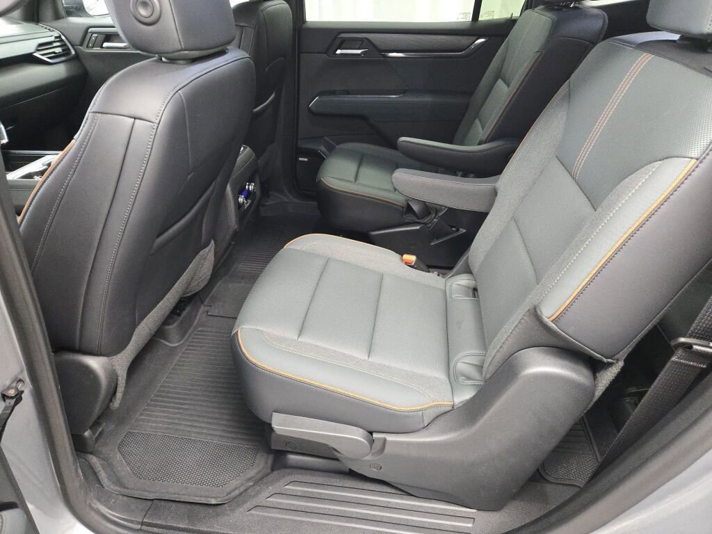 Used 2024 GMC Acadia AT4 w/ LPO, Floor Liner Package image 19