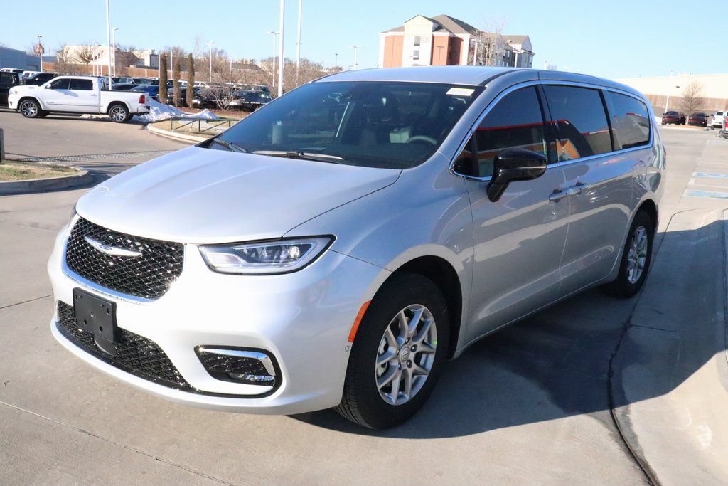 New 2026 Chrysler Pacifica Select FWD image 9