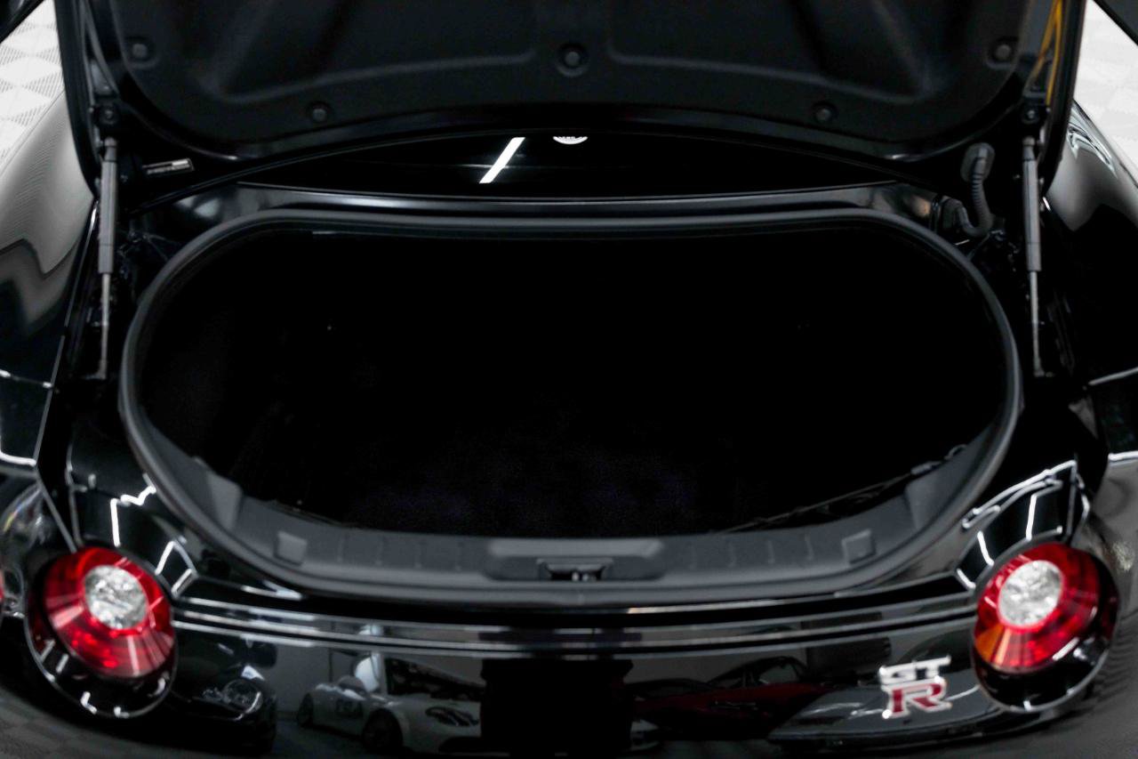 Used 2015 Nissan GT-R Premium AWD/4WD image 73