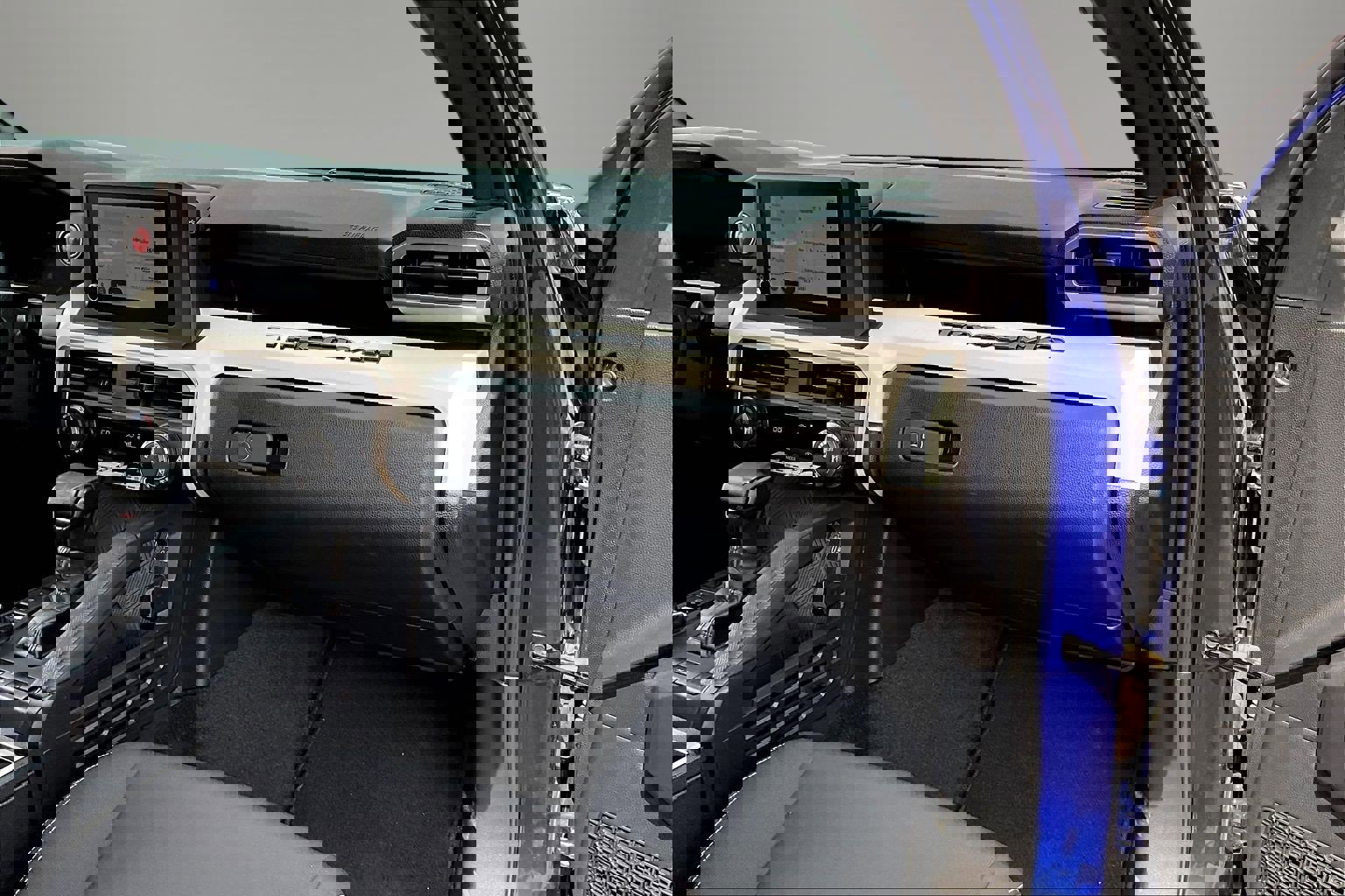 Used 2024 Toyota Tacoma TRD Off-Road AWD/4WD image 27