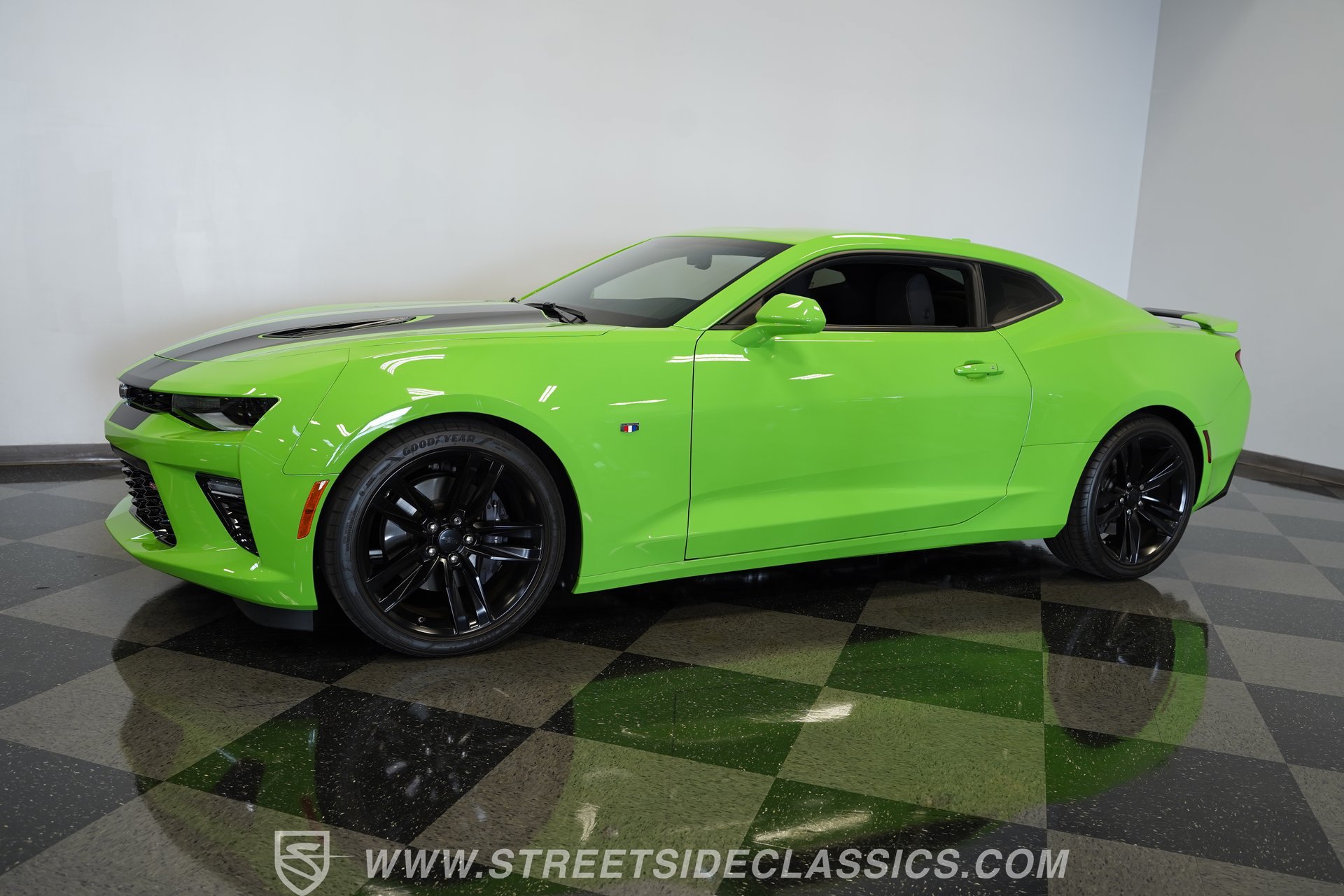 Used 2017 Chevrolet Camaro SS RWD image 7