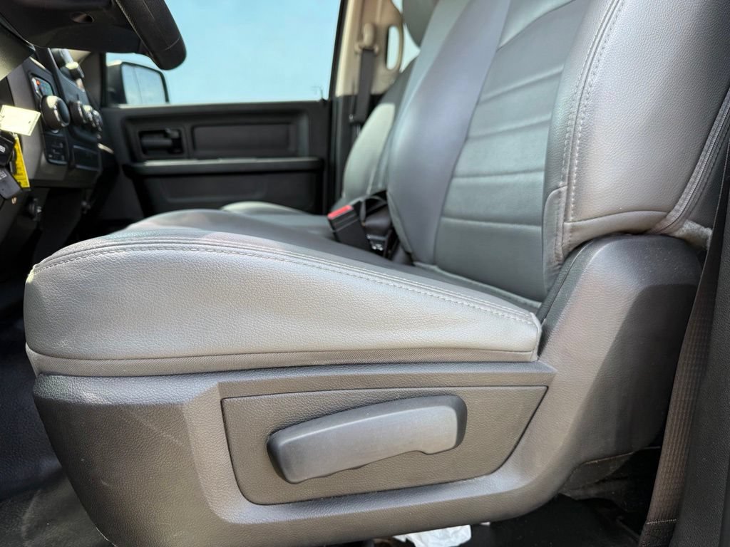 Used 2020 RAM 1500 Tradesman w/ Chrome Appearance Group AWD/4WD image 10