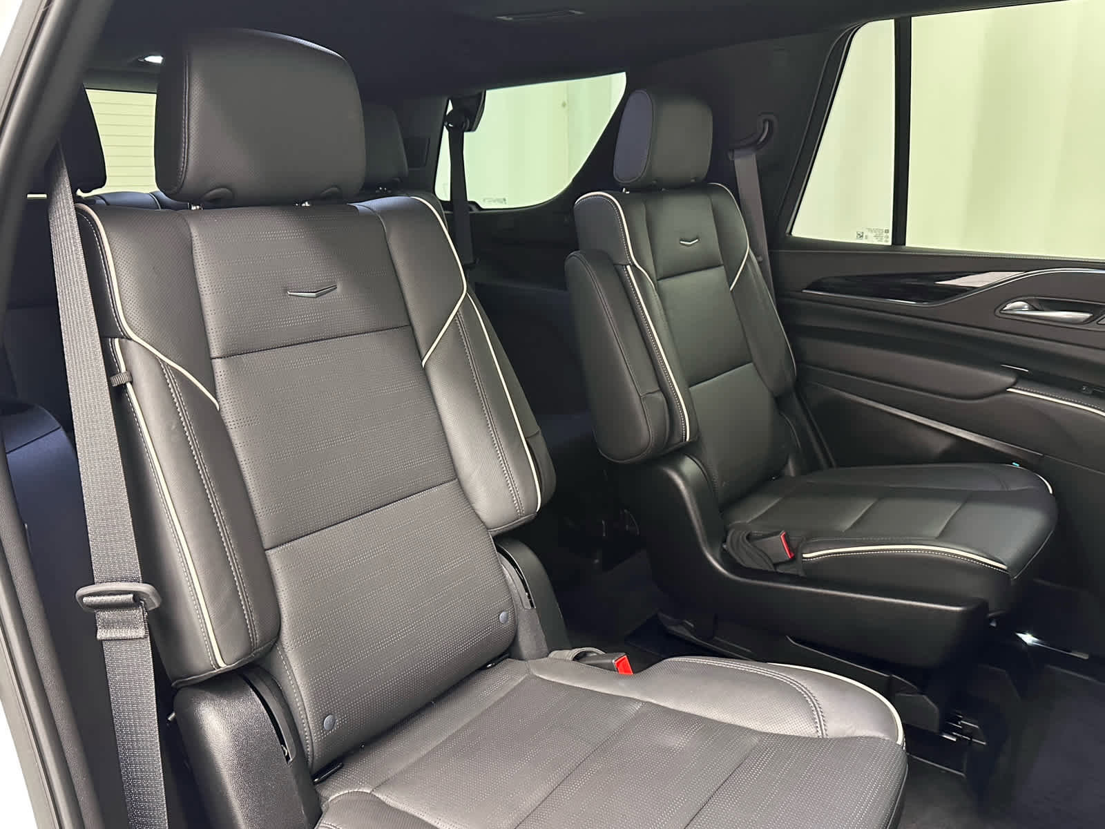 Used 2024 Cadillac Escalade Sport w/ LPO, ONYX Package AWD/4WD image 23