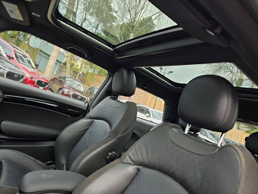 Used 2023 MINI Cooper SE image 28