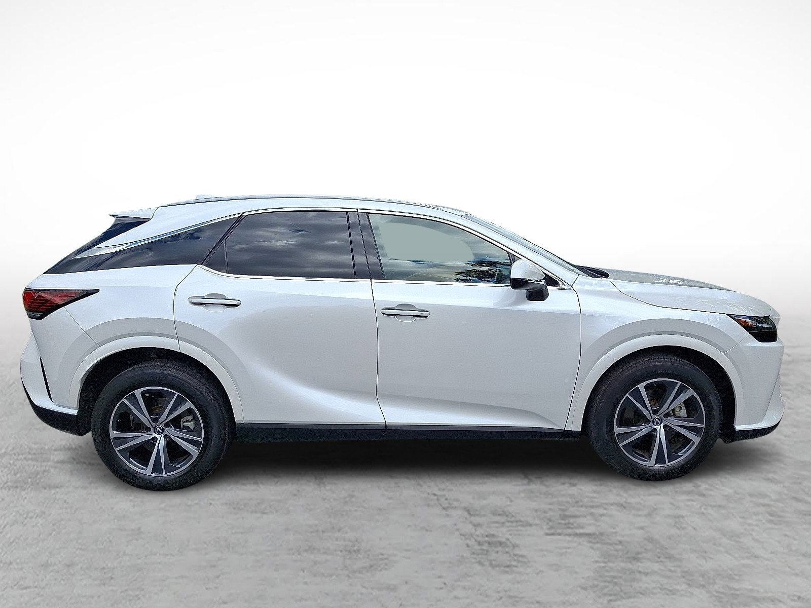 Used 2023 Lexus RX 350 Premium w/ Accessory Package AWD/4WD image 7