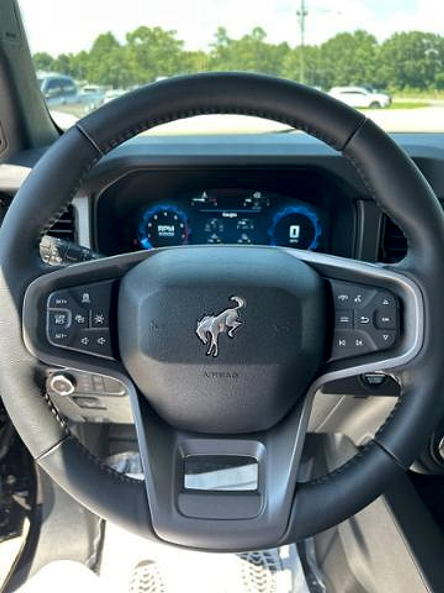 New 2025 Ford Bronco Badlands image 16