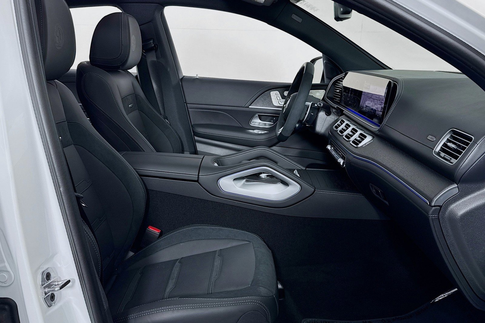 New 2025 Mercedes-Benz GLE 53 AMG 4MATIC Coupe image 6