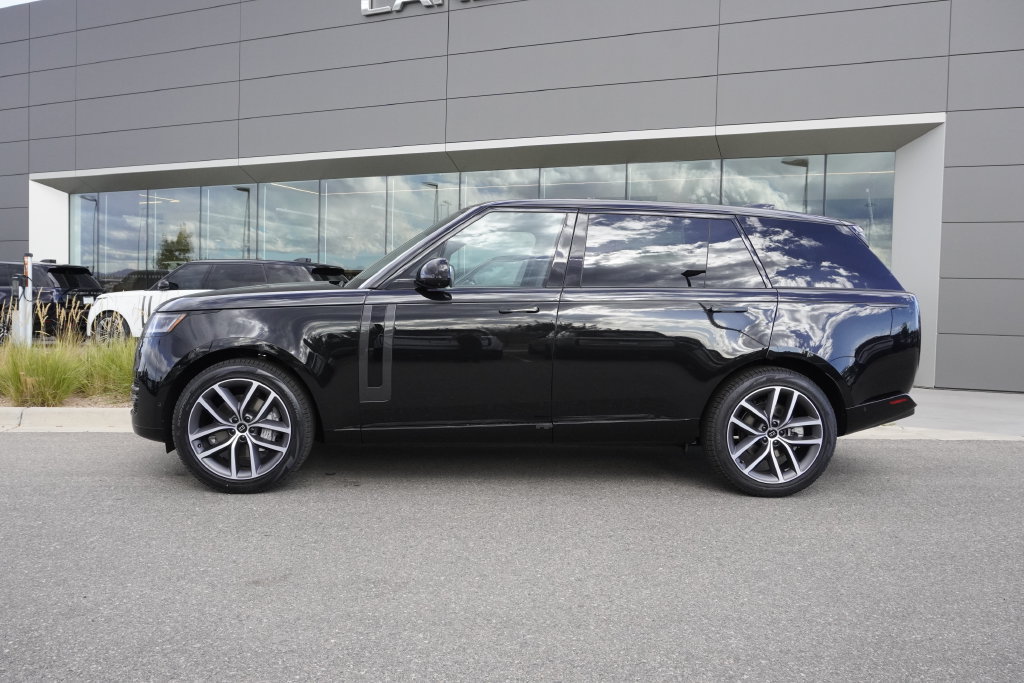 New 2027 Land Rover Range Rover Long Wheelbase SE AWD/4WD image 8