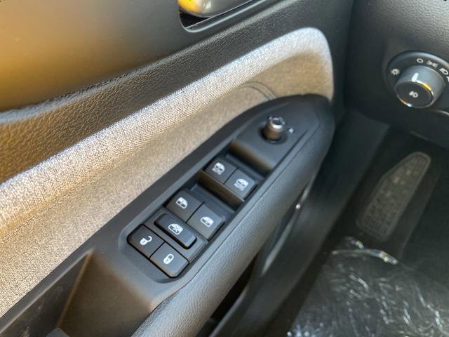 New 2025 Jeep Compass Latitude w/ Sun & Sound Group image 29