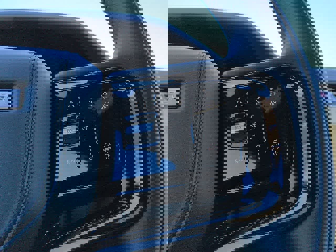 New 2026 Land Rover Range Rover Velar Dynamic SE AWD/4WD image 26