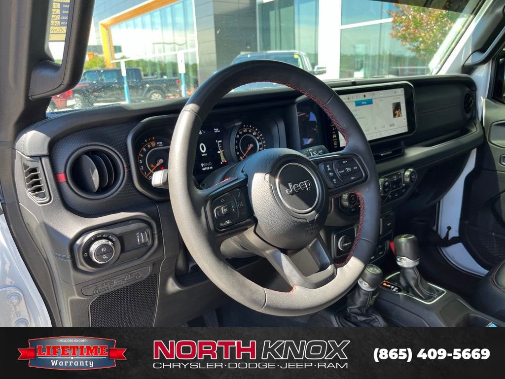 Used 2024 Jeep Gladiator Rubicon AWD/4WD image 8