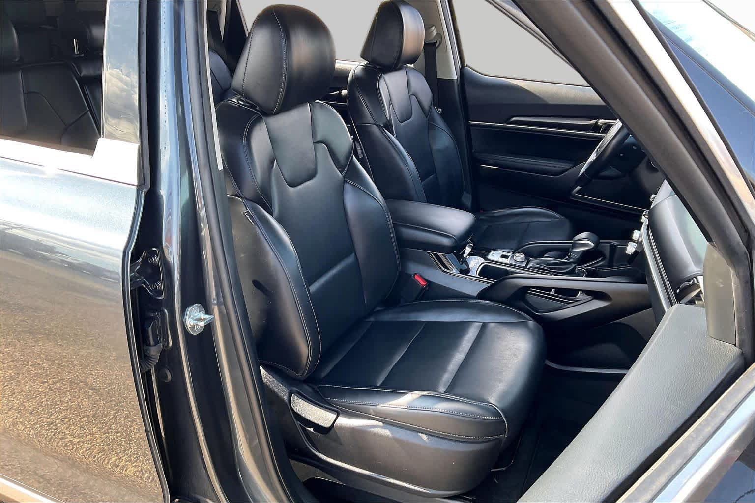 Used 2024 Kia Telluride LX FWD image 9