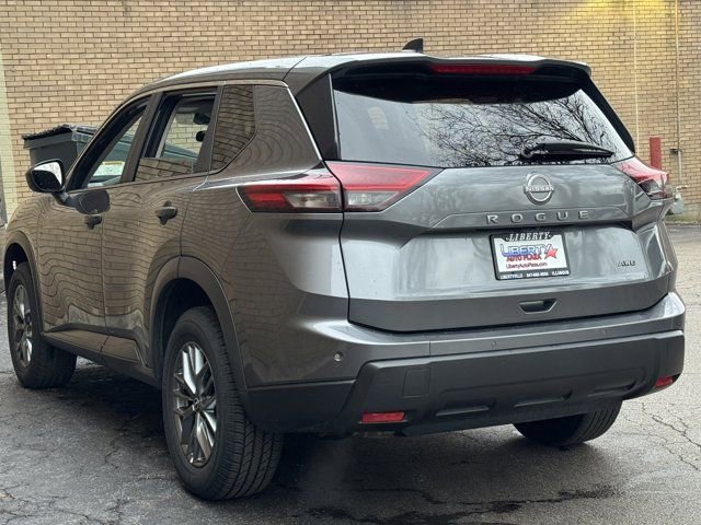 Used 2024 Nissan Rogue S image 13
