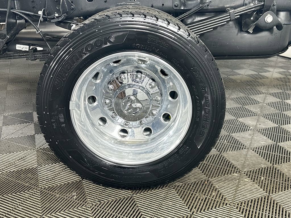 New 2026 RAM 5500 Tradesman w/ Chrome Appearance Group AWD/4WD image 16
