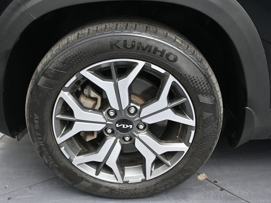 Used 2023 Kia Seltos EX image 9