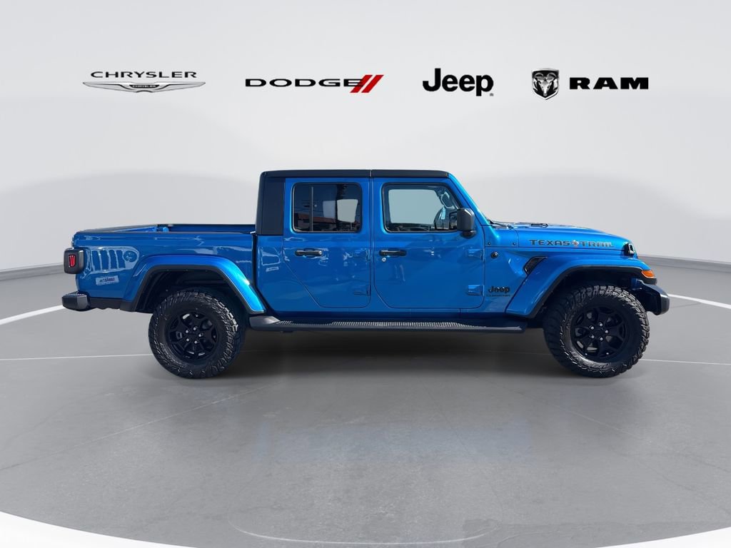 Used 2022 Jeep Gladiator Sport image 2