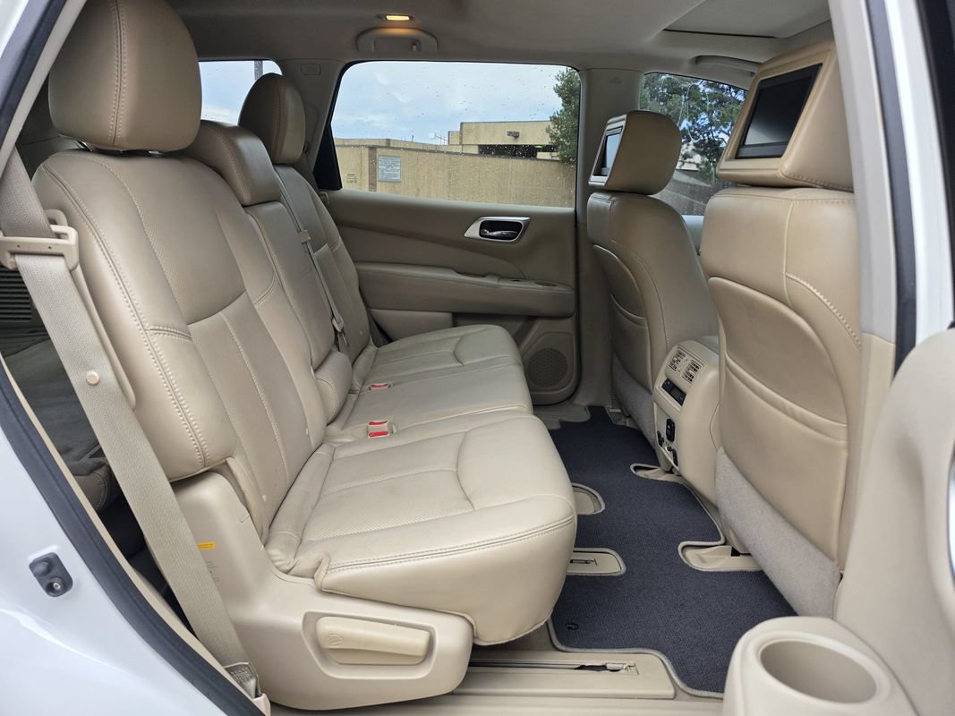 Used 2014 Nissan Pathfinder Platinum w/ Platinum Premium Package FWD image 22