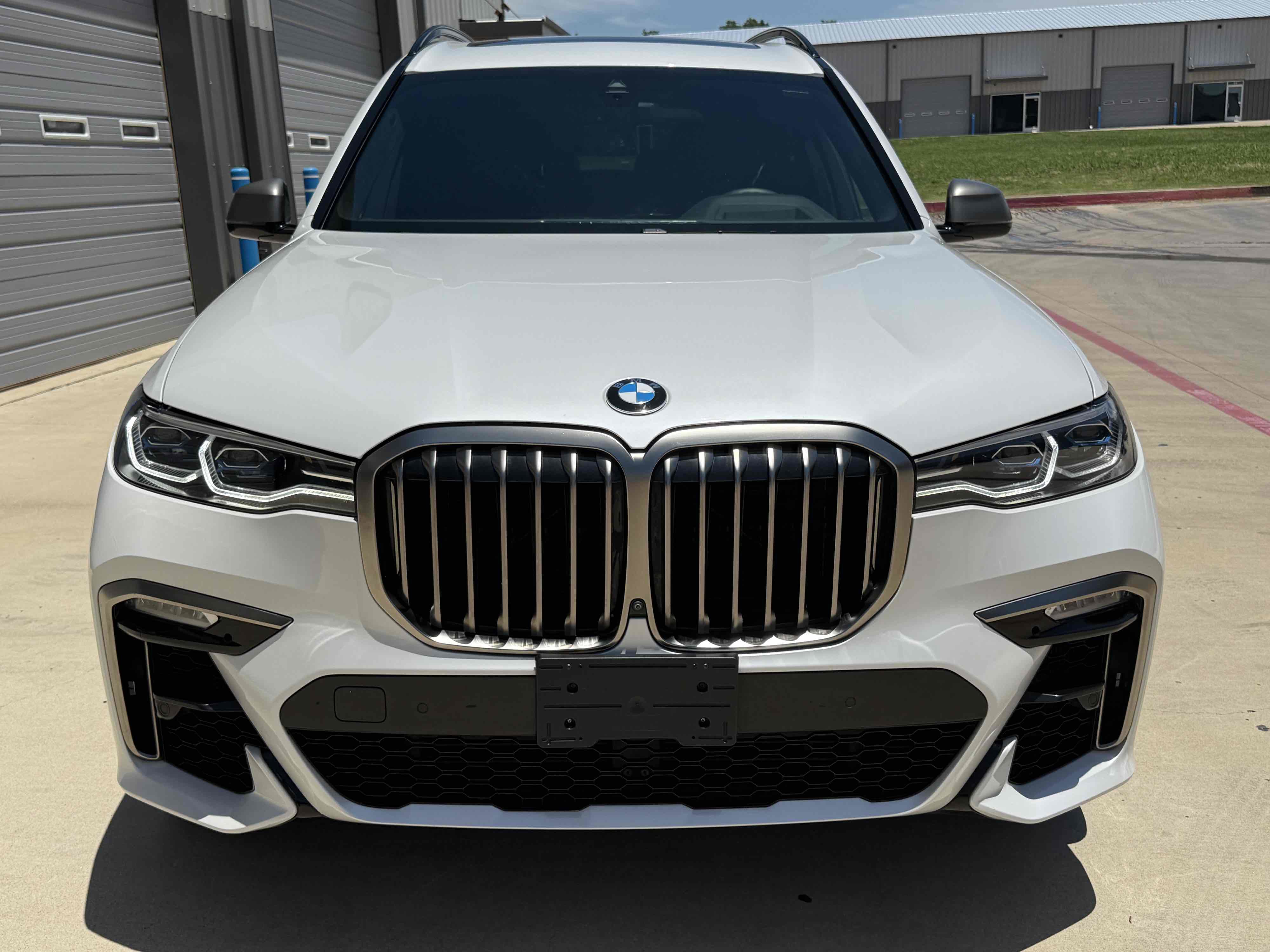 Used 2020 BMW X7 M50i w/ Executive Package AWD/4WD image 3