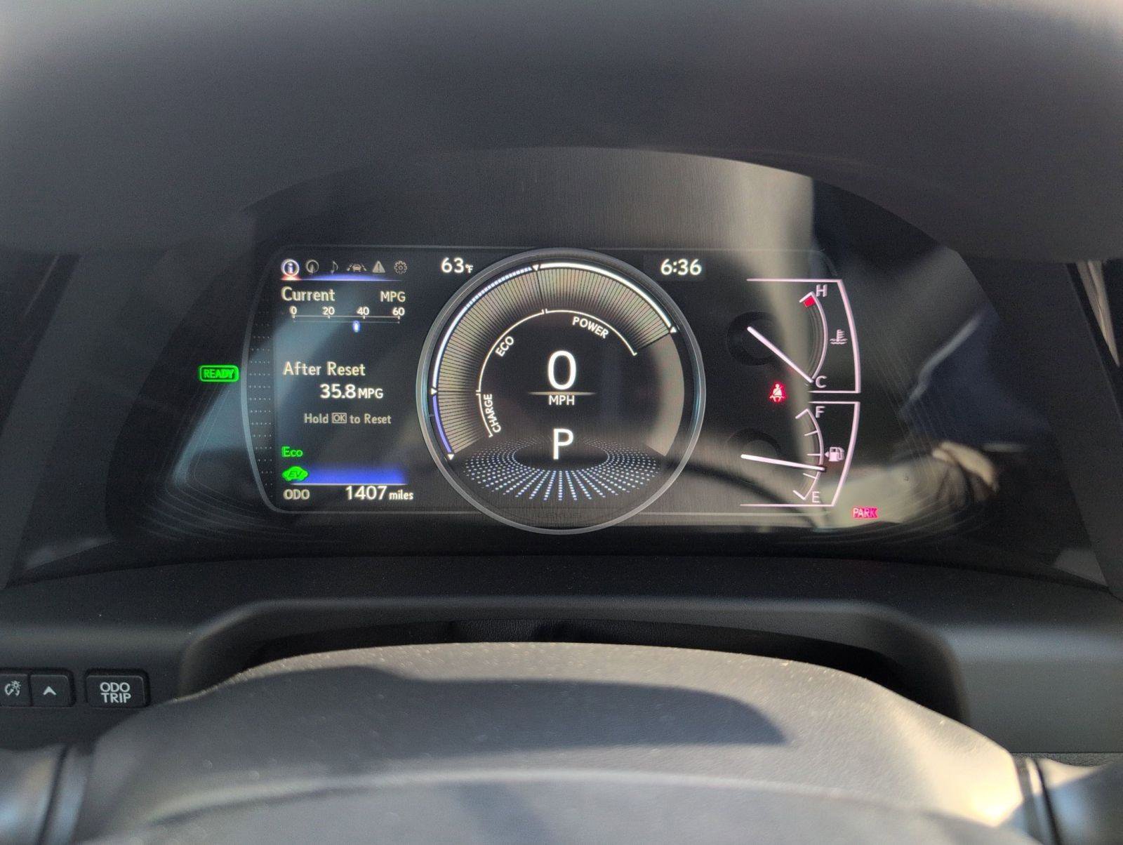 Certified 2025 Lexus ES 300h w/ Premium Package image 10