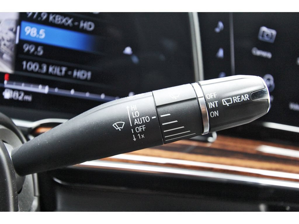 Used 2024 Cadillac Escalade ESV Luxury RWD image 19