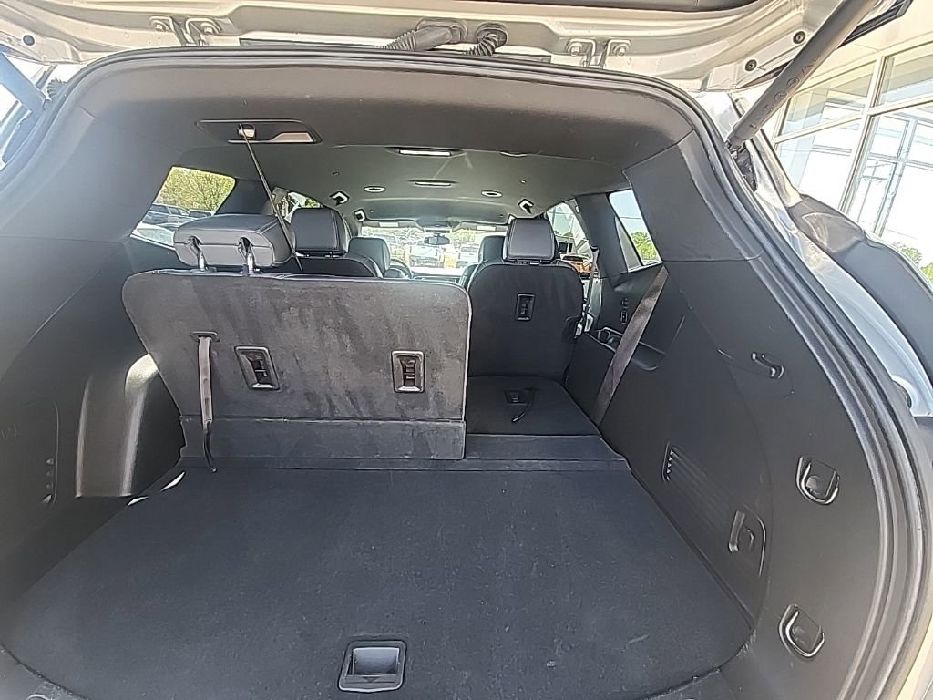 Used 2022 Buick Enclave Essence AWD/4WD image 16