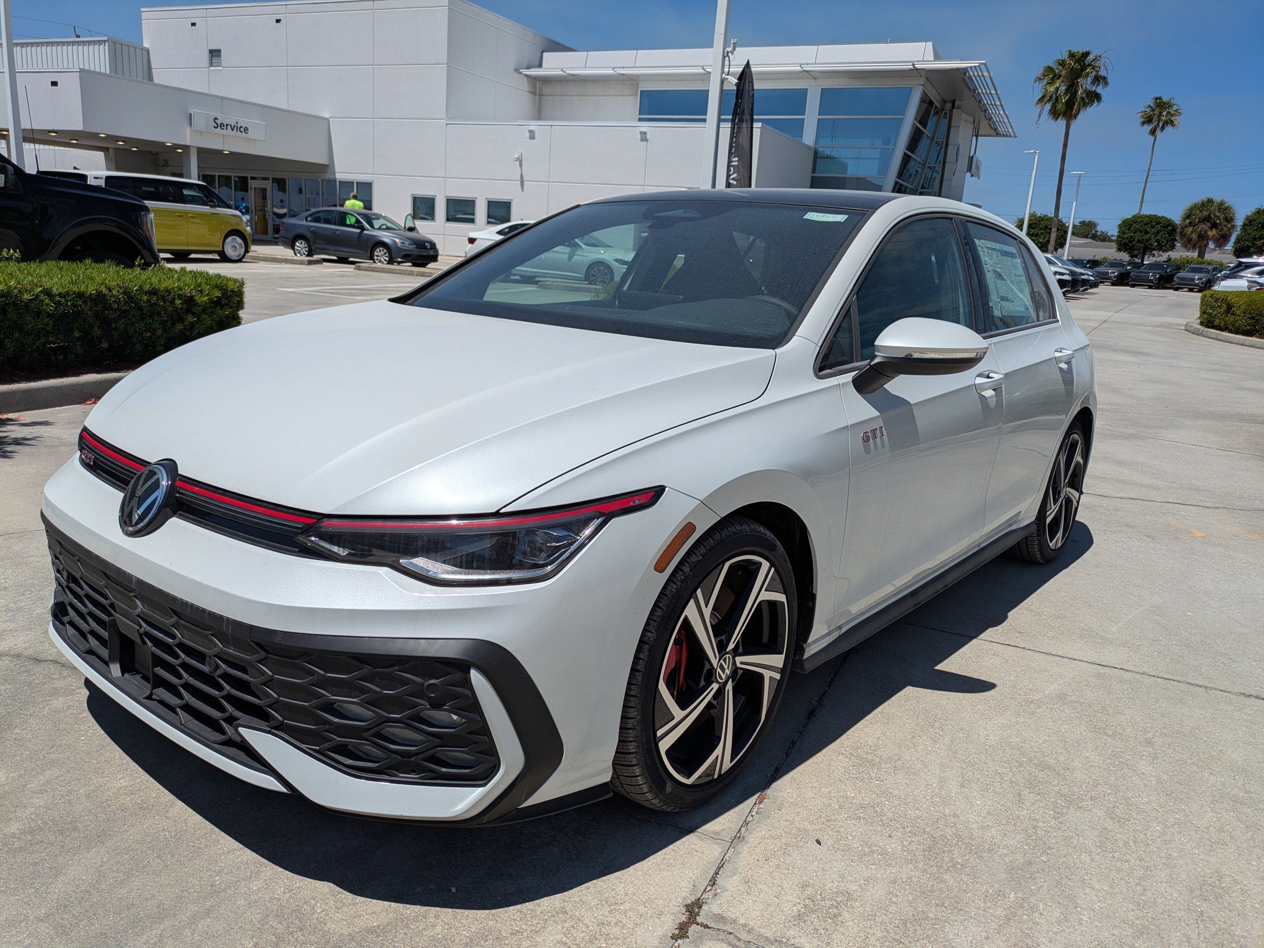 New 2026 Volkswagen GTI SE FWD image 8