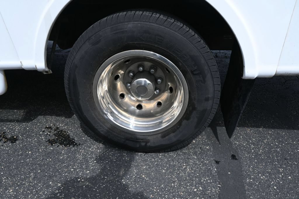 Used 2003 Ford E-450 and Econoline 450 RWD image 14
