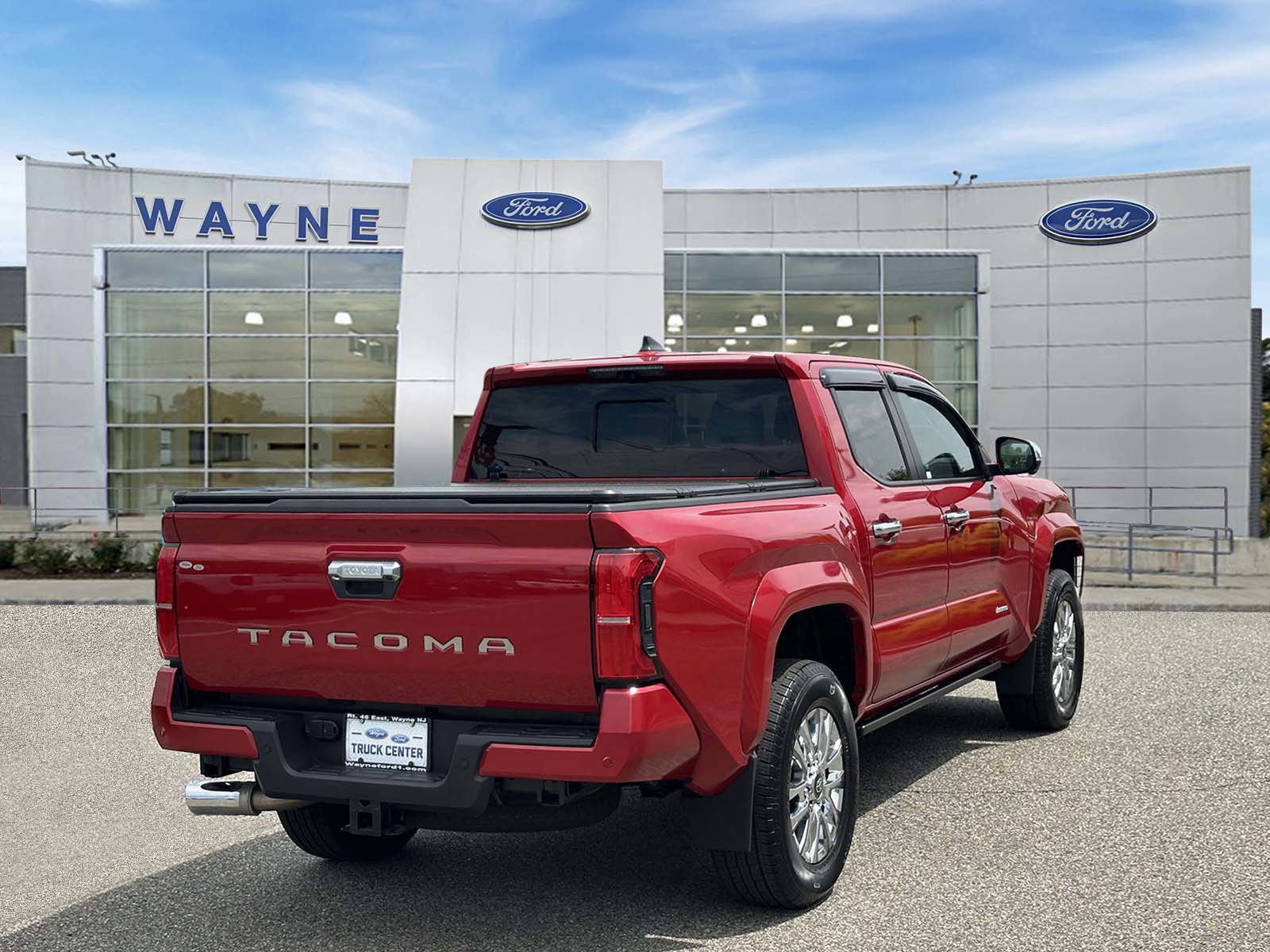 Used 2024 Toyota Tacoma Limited w/ Limited Package (LT) AWD/4WD image 5