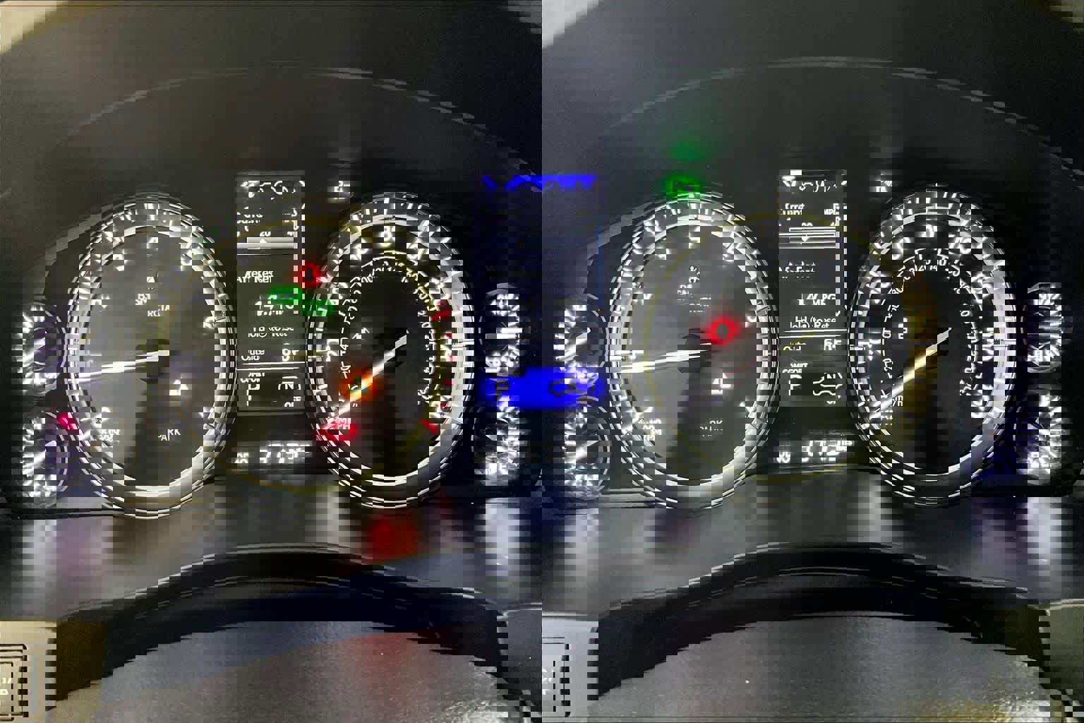 Used 2021 Lexus LX 570 4WD w/ 3rd Row & Luxury Pkg image 24