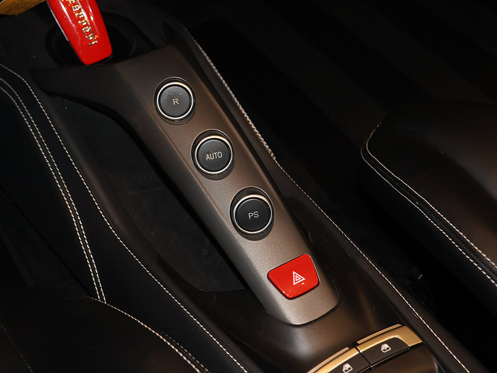 Certified 2018 Ferrari 488 Spider RWD image 35