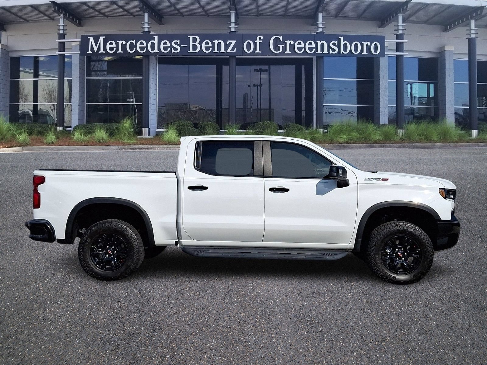 Used 2024 Chevrolet Silverado 1500 ZR2 w/ Technology Package AWD/4WD image 7