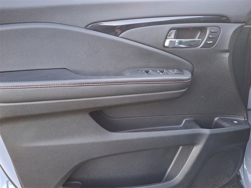 Used 2022 Honda Ridgeline Black Edition image 12