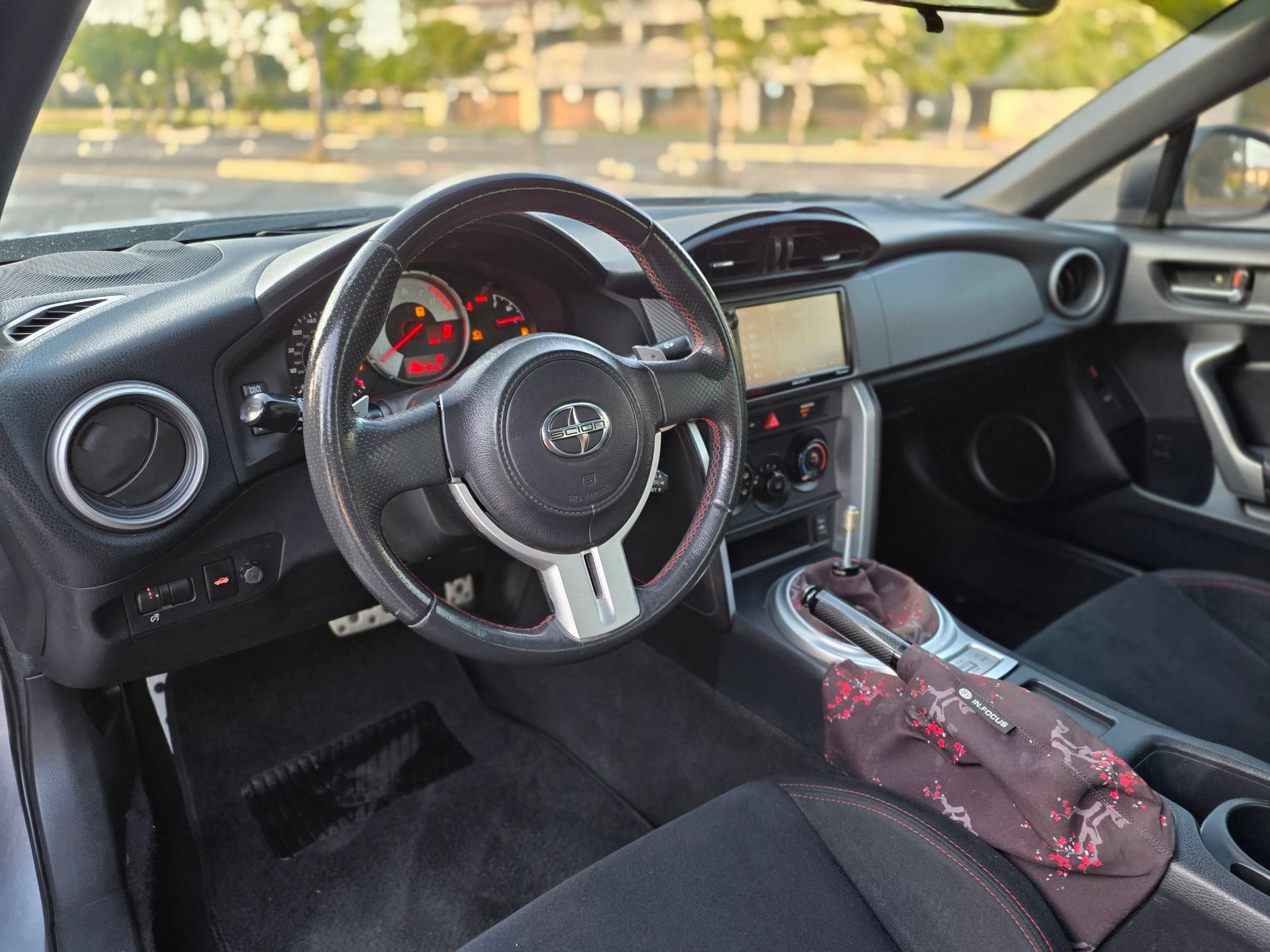 Used 2016 Scion FR-S RWD image 14