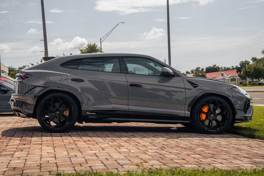 Used 2024 Lamborghini Urus Performante AWD/4WD image 7