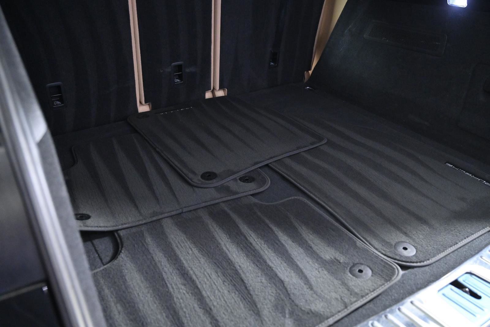 Used 2023 Porsche Cayenne image 33