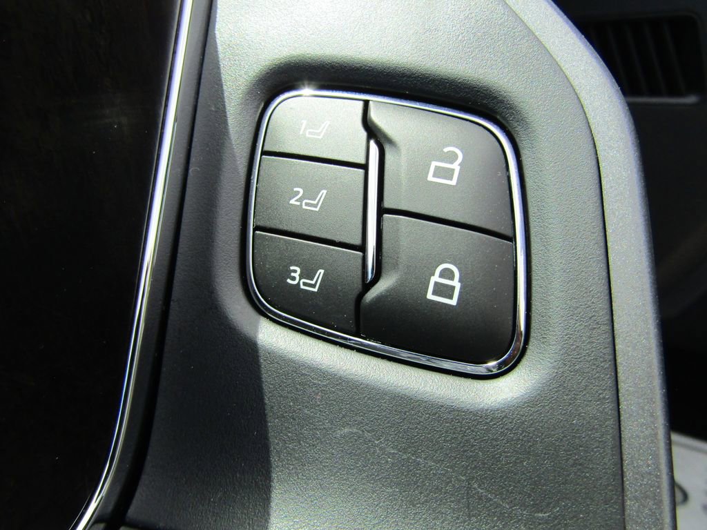 New 2025 Ford F350 Lariat w/ Lariat Ultimate Package image 26