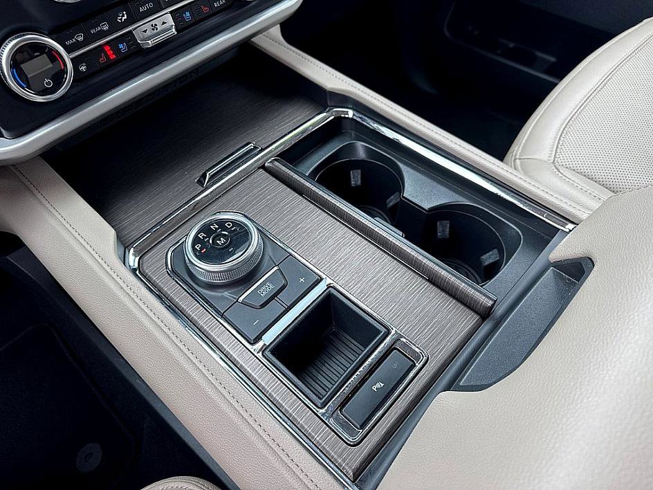 Used 2024 Ford Expedition Max Limited image 16