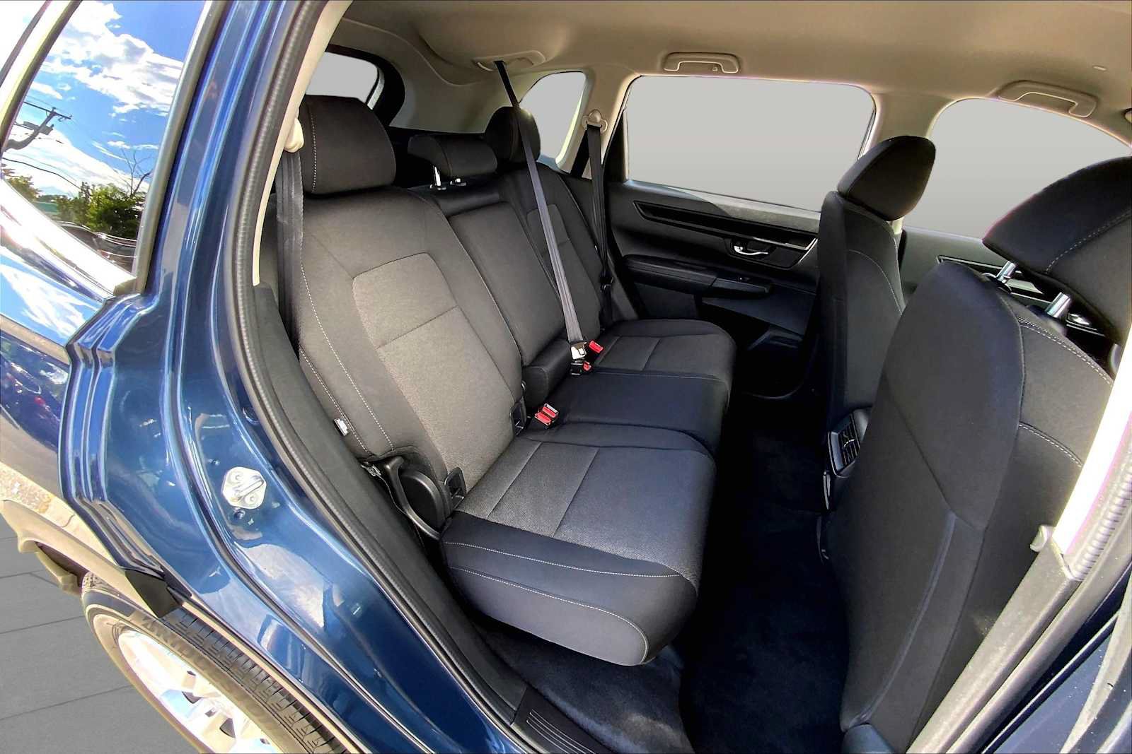 Used 2025 Honda CR-V LX image 17