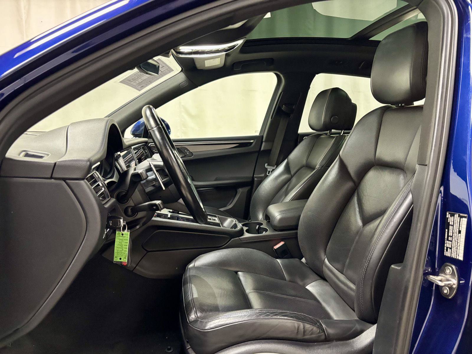 Used 2022 Porsche Macan S AWD/4WD image 15