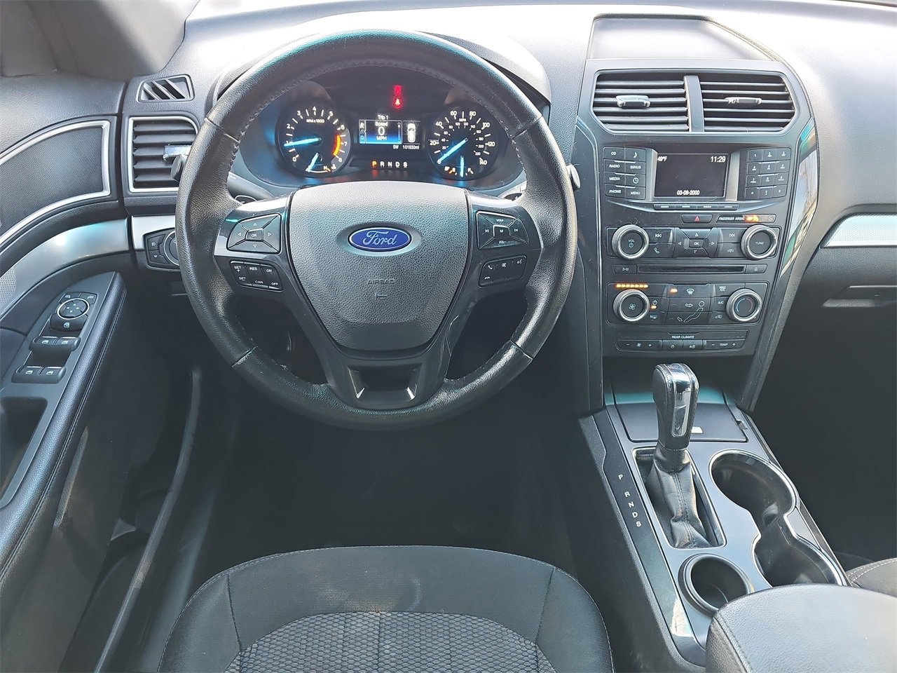 Used 2017 Ford Explorer XLT image 17