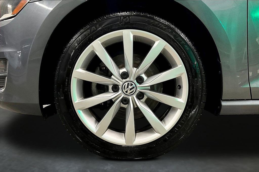 Used 2016 Volkswagen Golf SE FWD image 34