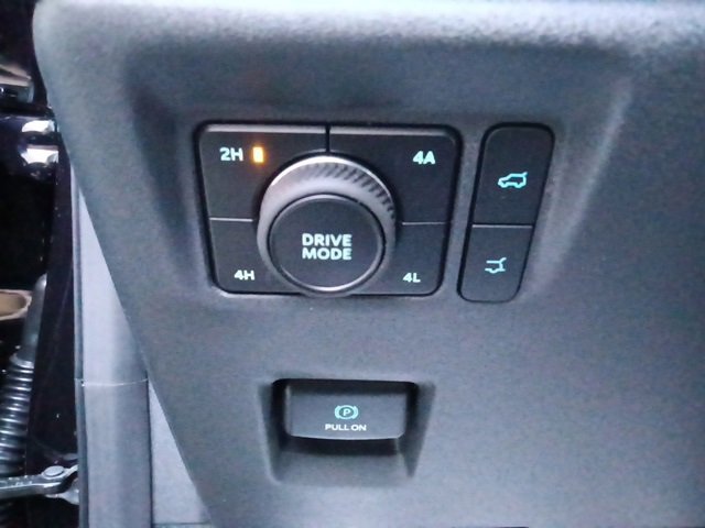 New 2026 Ford Expedition Active image 17