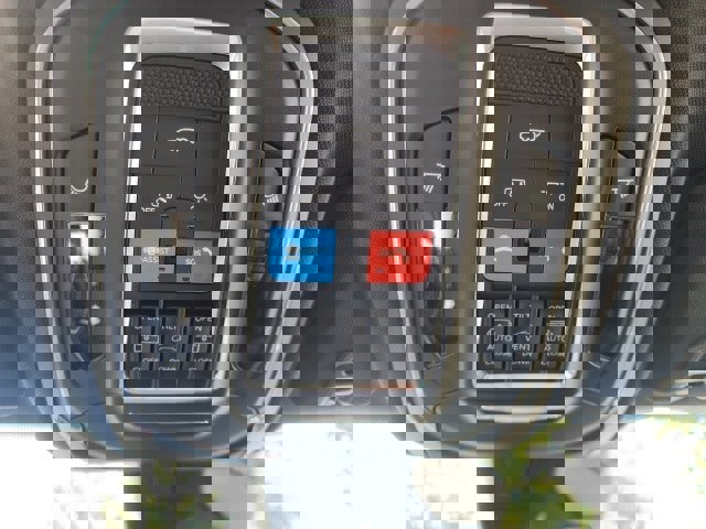 New 2025 Jeep Grand Cherokee L Limited w/ Luxury Tech Group II image 14