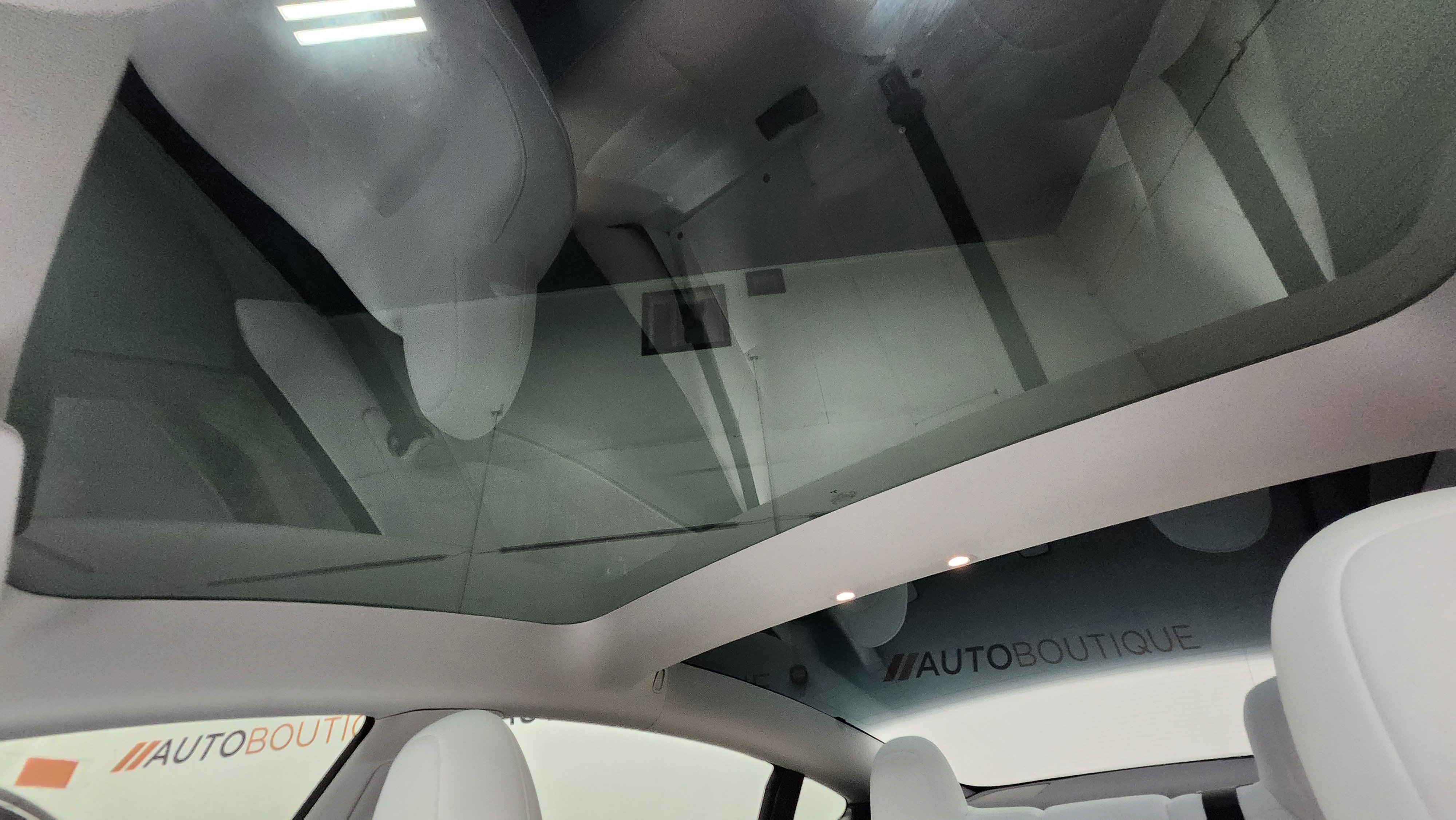 Used 2023 Tesla Model 3 Performance image 2