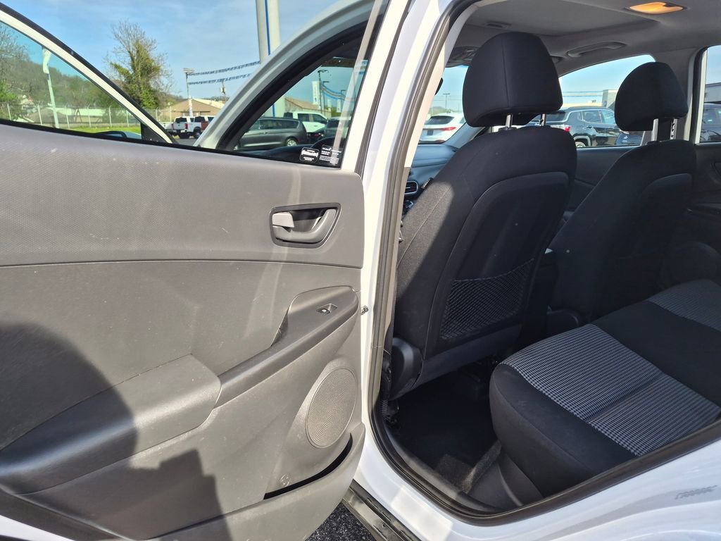 Used 2021 Hyundai Kona SEL Plus AWD/4WD image 24