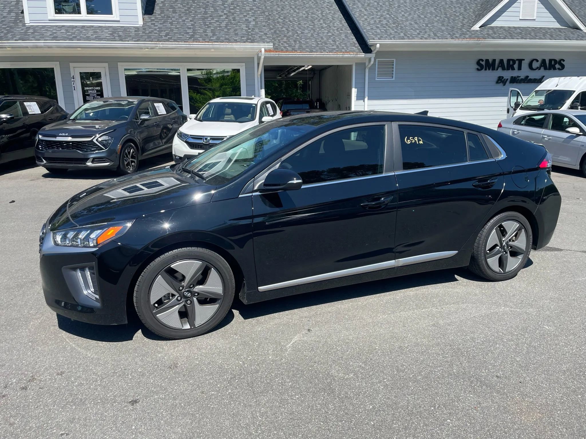 Used 2021 Hyundai Ioniq SEL image 2