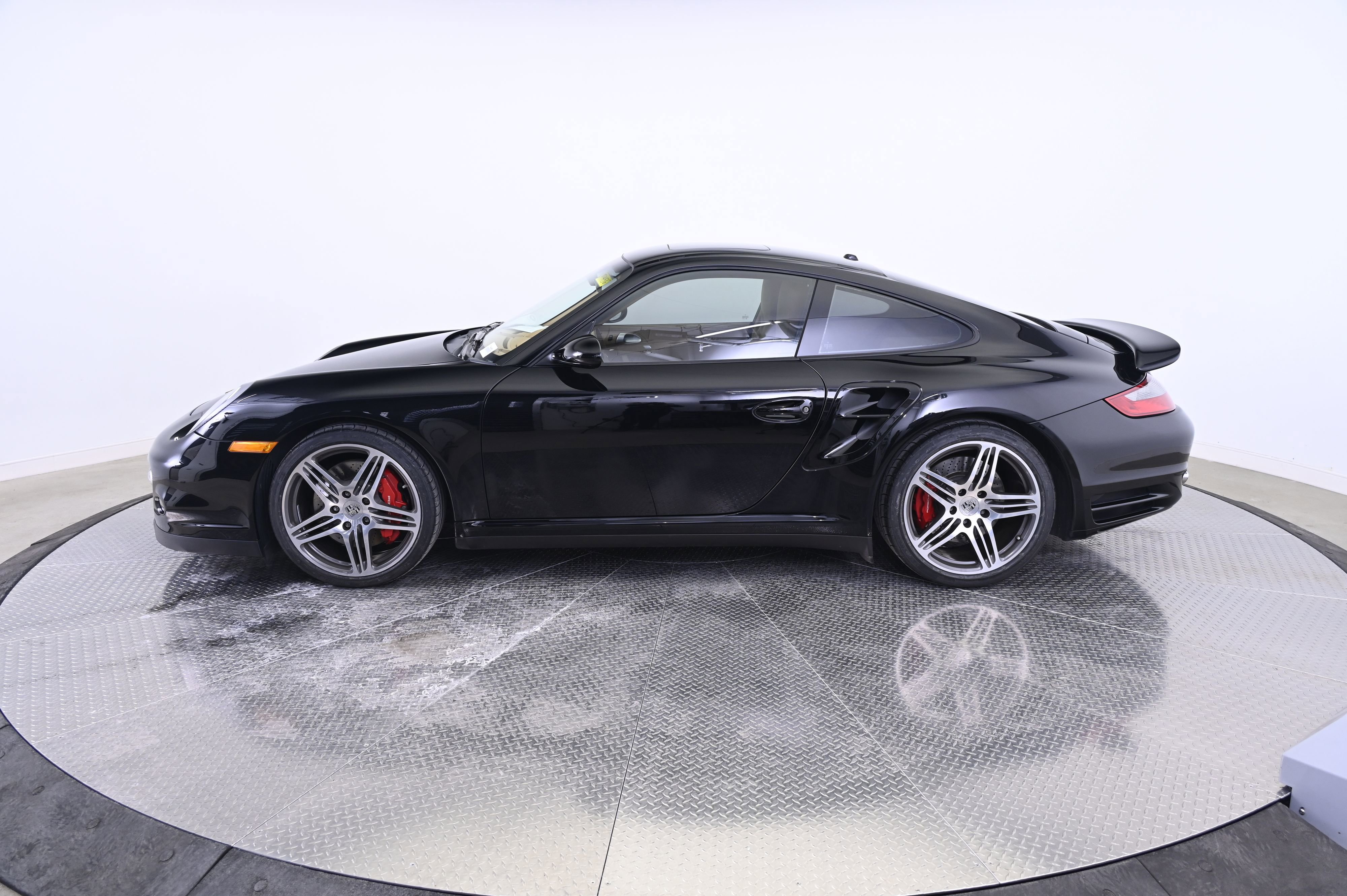 Used 2009 Porsche 911 Turbo image 2